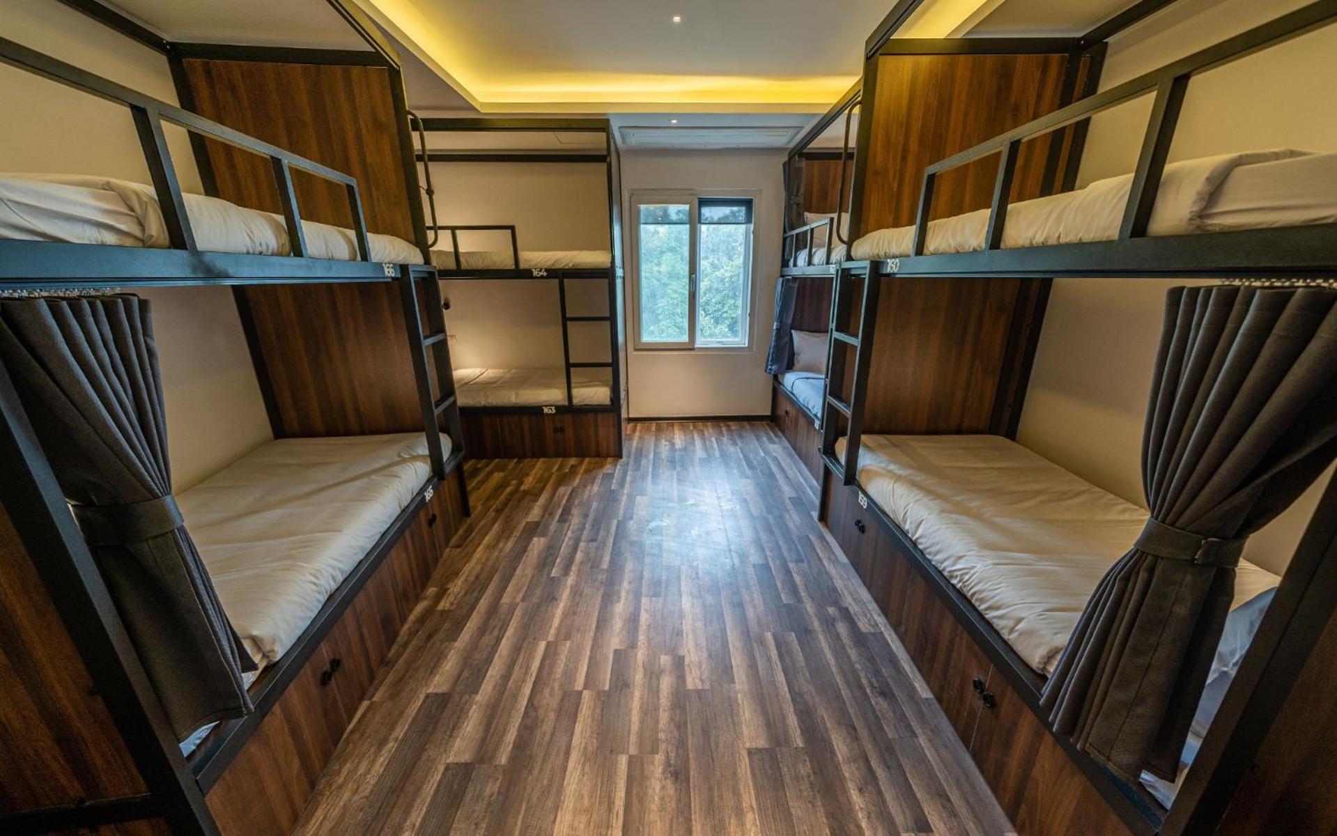 Mad Monkey Hanoi Hostel Extérieur photo
