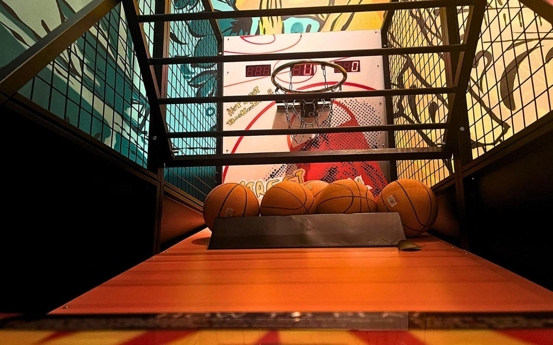 Mad Monkey Hanoi Hostel Extérieur photo