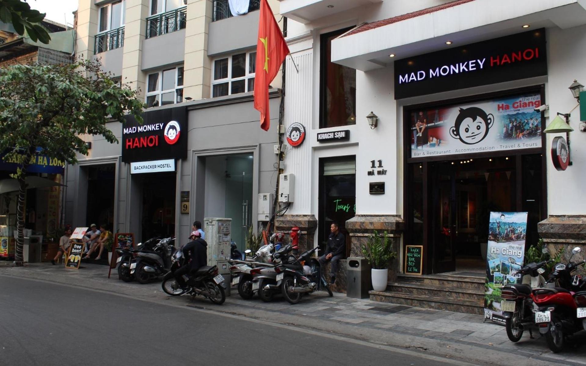 Mad Monkey Hanoi Hostel Extérieur photo